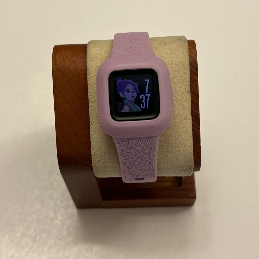 Garmin Vivofit jr.3 (excellent, new battery, embossed band)